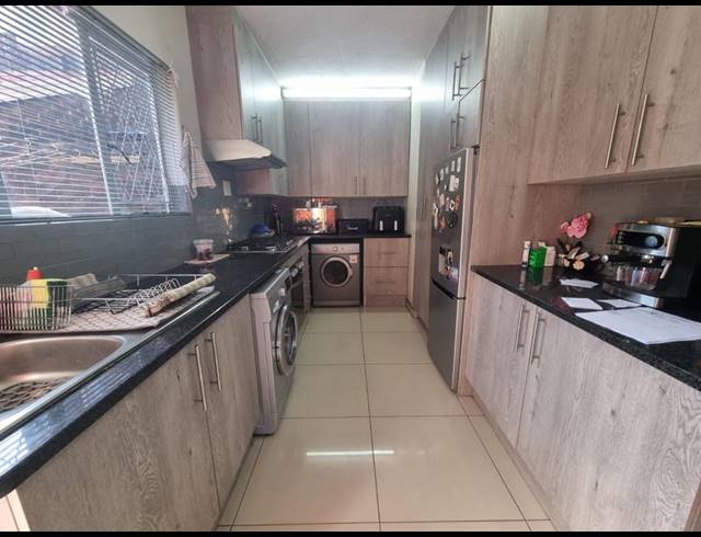 3 BEDROOM TOWNHOUSE FOR SALE IN BRACKENHURST